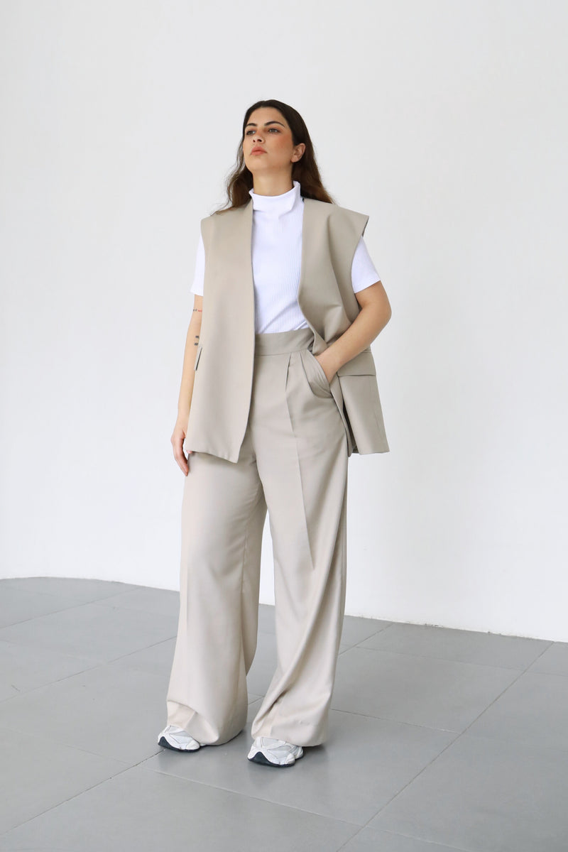 Thalia Vest- Clay