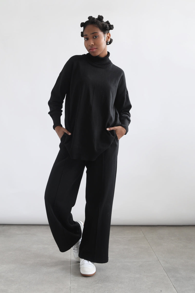 Relaxed Turtleneck Sweater - Black