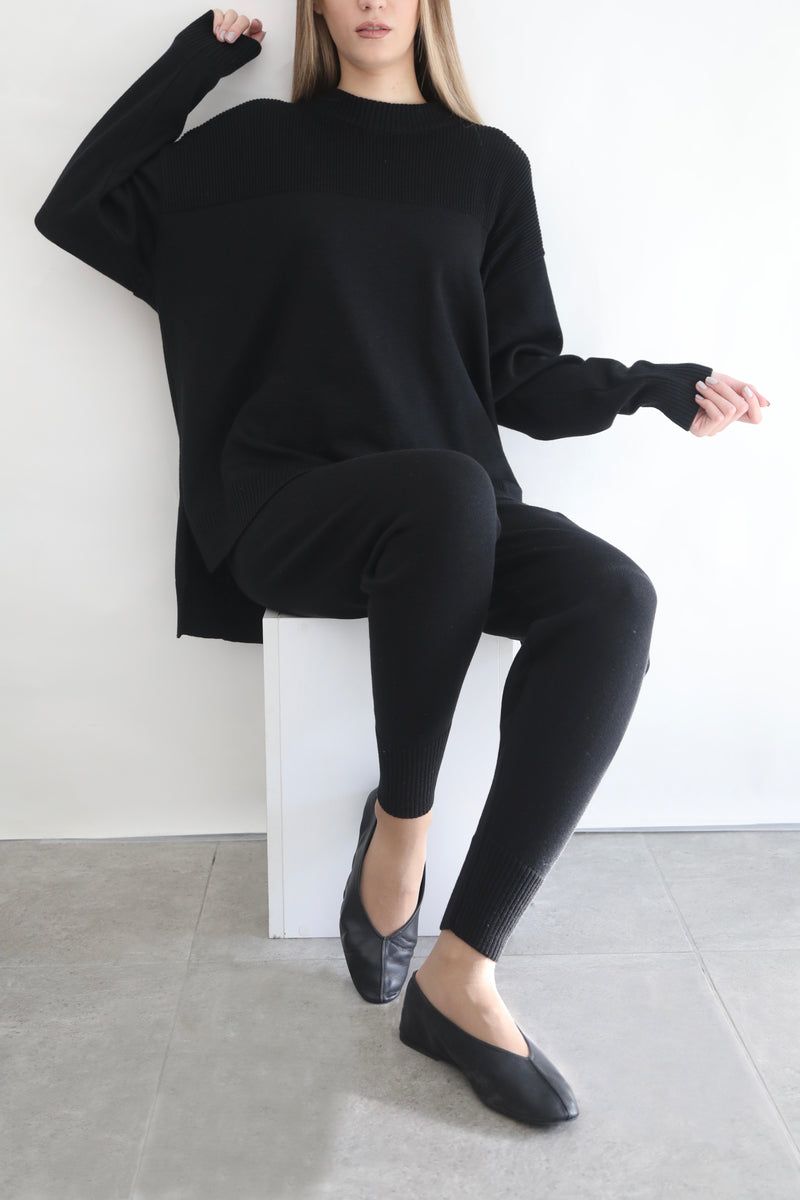 Oversized Knit Sweater - Black
